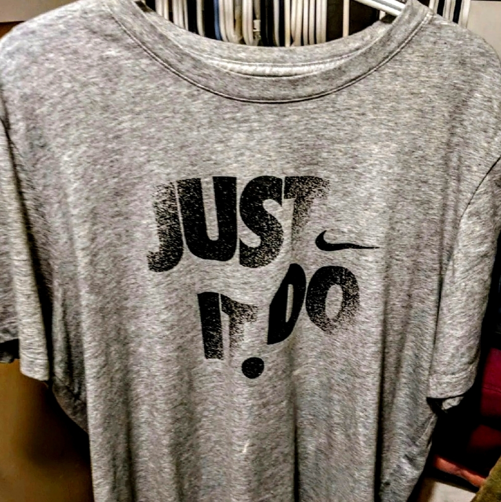 Nike t shirt